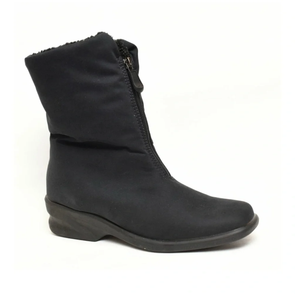 Toe Warmers Canada Women's Michelle Black mid zip waterproof Winter Boots 7.5